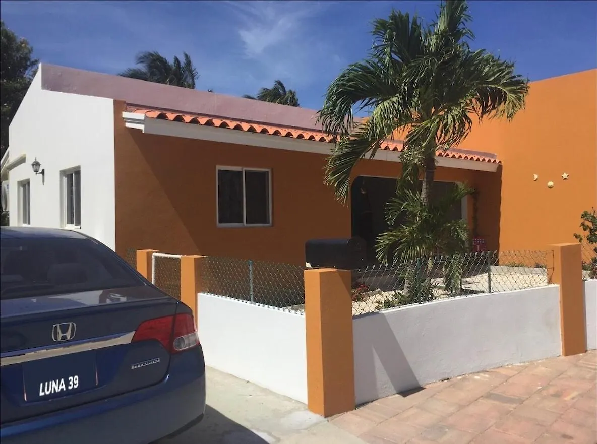 Luna 39 Oranjestad
